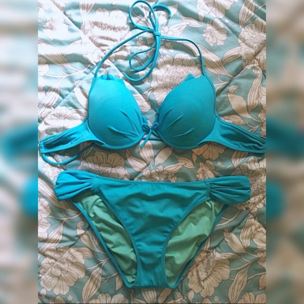 Victoria Secret 2-piece bathing suit